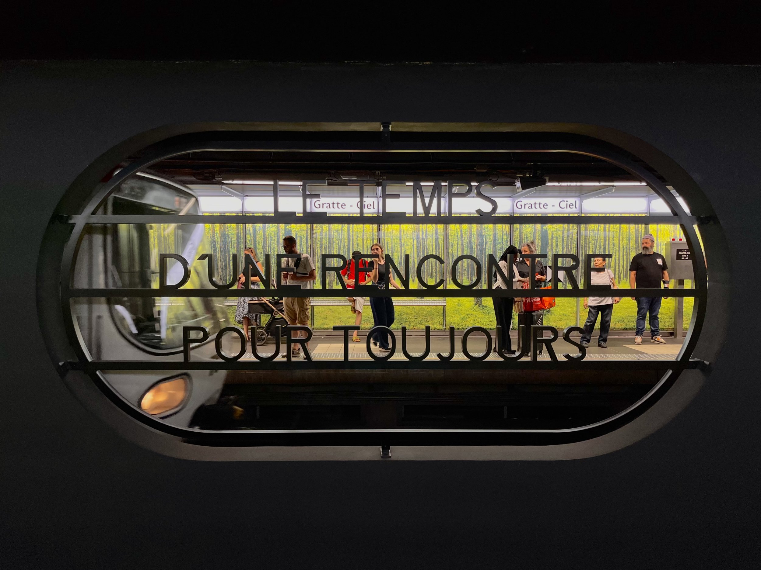 Photo de l'oeuvre "Vers le vert" en station Gratte-Ciel