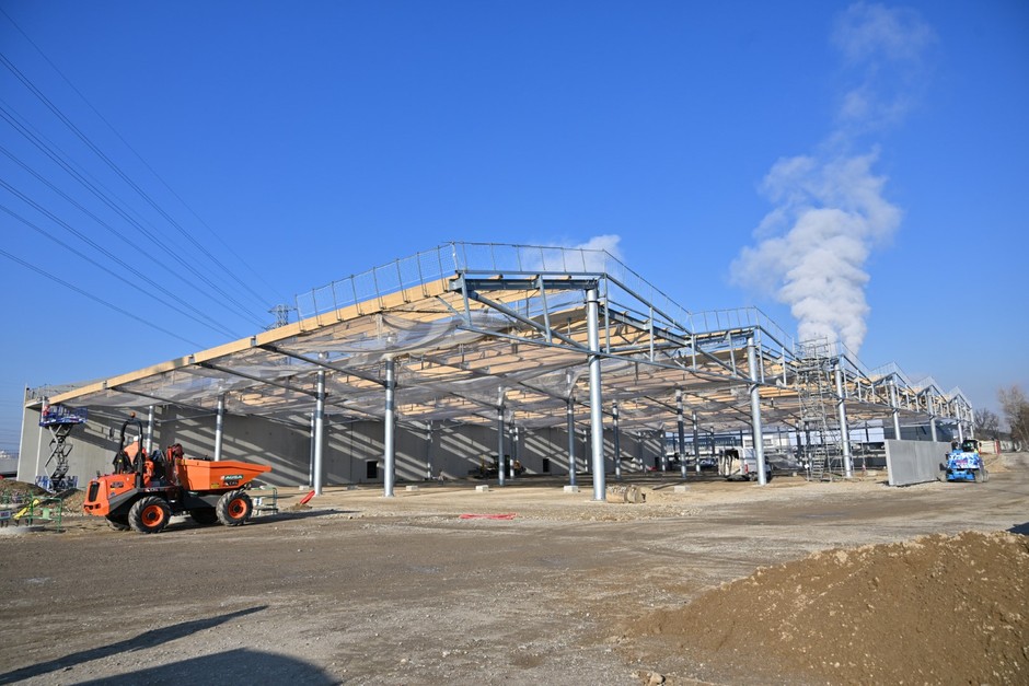  Vue aérienne du chantier du futur centre de maintenance (crédit : Éric Soudan / Alpaca Productions)