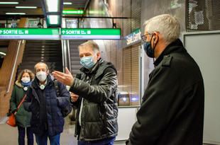  L'analyseur automatique TEOM installé à la station de métro Saxe-Gambetta est un appareil qui analyse en continu les particules PM10 et PM2,5