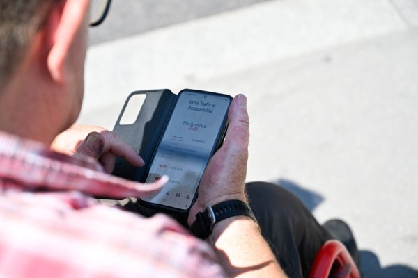 Page d'info trafic et accessibilité du réseau, consultée depuis la version mobile du site TCL (crédit : Éric Soudan - Alpaca Productions)