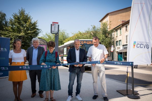  La ligne C10 a été inaugurée par Jean-Charles Kohlhaas, vice-président de SYTRAL Mobilités, en présence de Françoise Gauquelin, présidente de la CCVG, et Serge Bérard, maire de Brignais