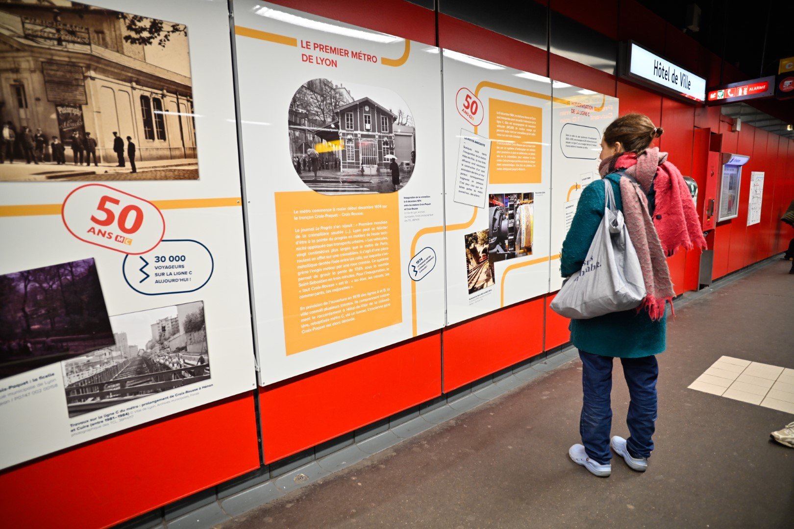 Photo de l'exposition sur les 50 ans du métro C