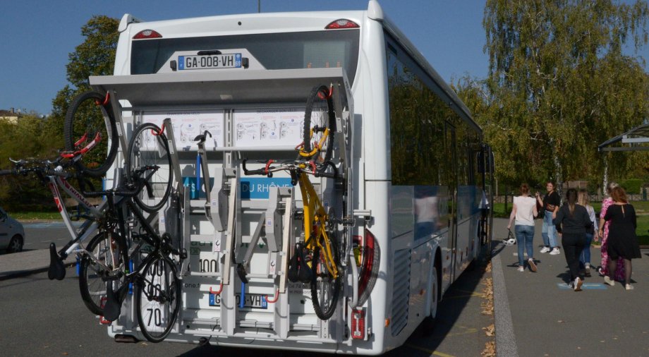 L'emport des vélos disponible sur les Cars du Rhône