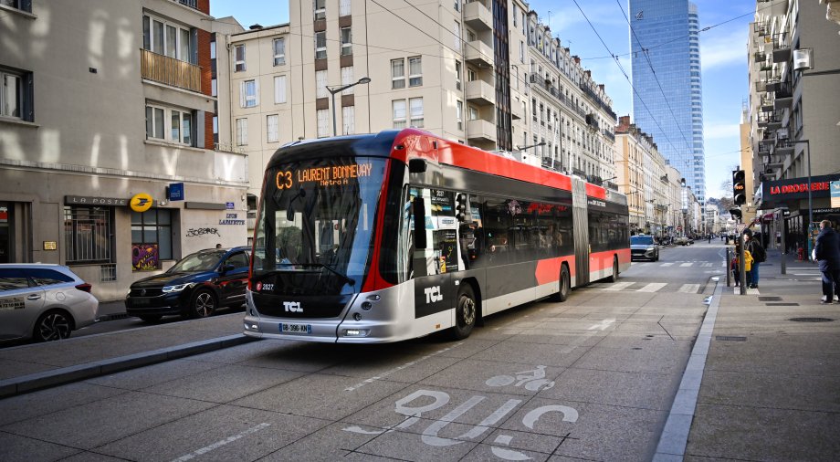 Trolleybus sur la ligne C3 (crédit : Eric Soudan - Alpaca Productions)