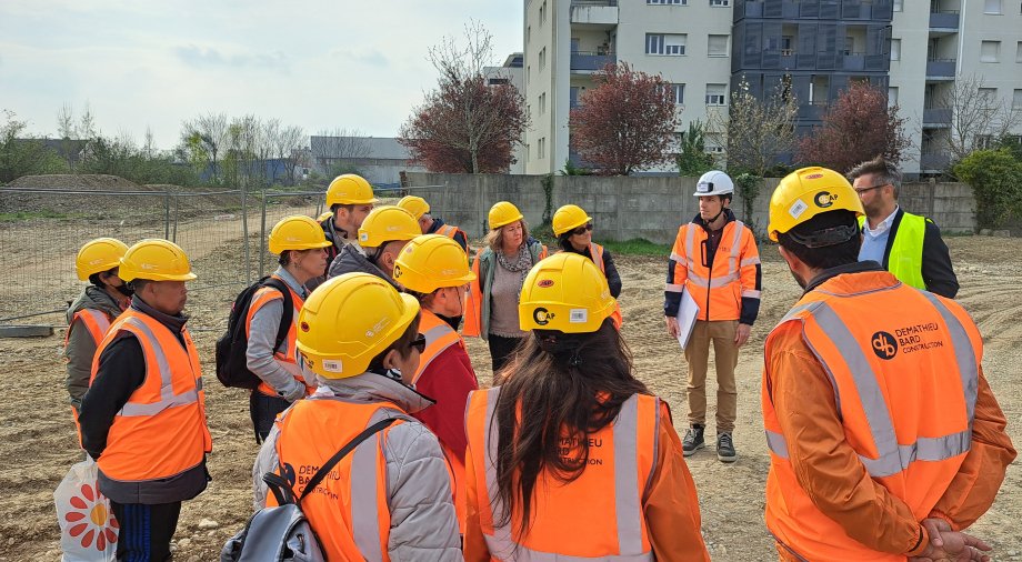 Stand info du premier juillet 2025 dans le quartier Saint-Jean