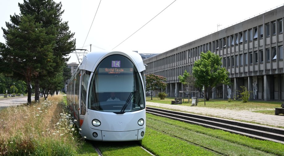 Rame de tramway de la ligne T4 (crédit : Jean-Philippe Malartre)