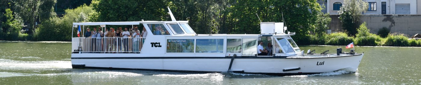 Bateau TCL sur la Saône (crédit : Garisse Soudan - Alpaca Productions)